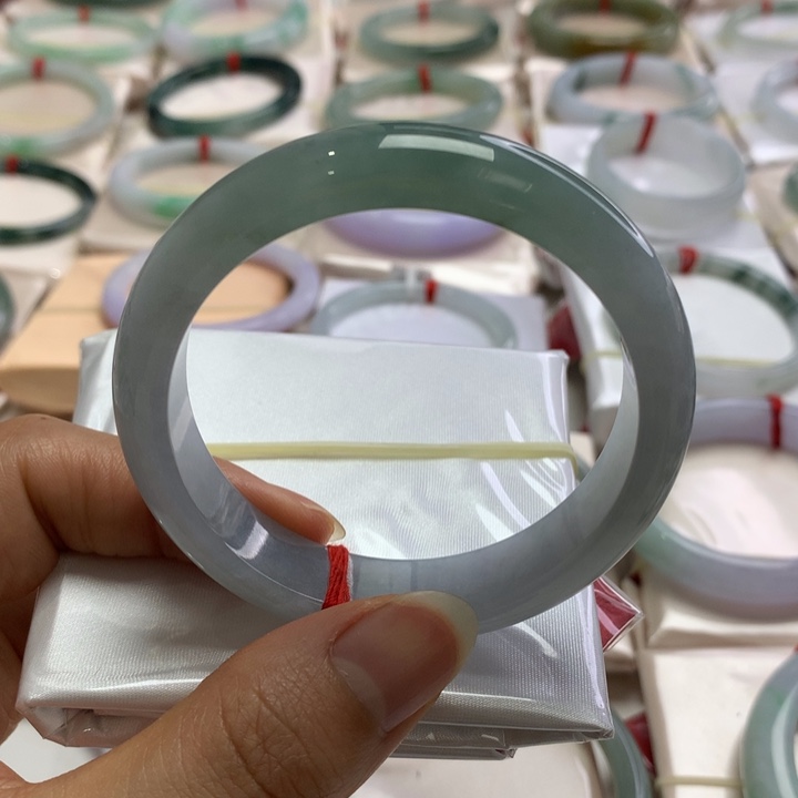 翡翠未镶嵌手镯半山水55