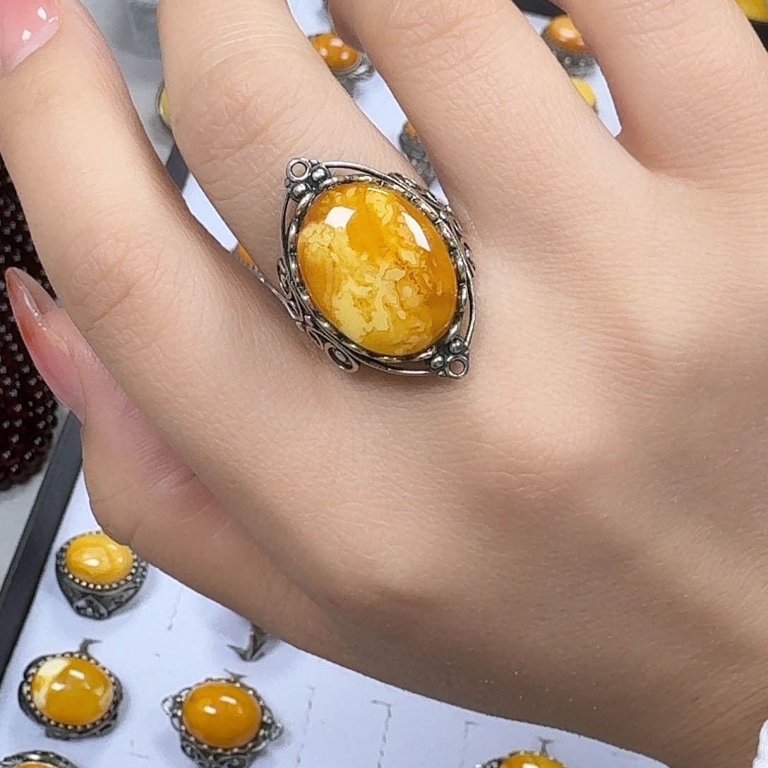 宇****琥珀银S925镶嵌手链戒指