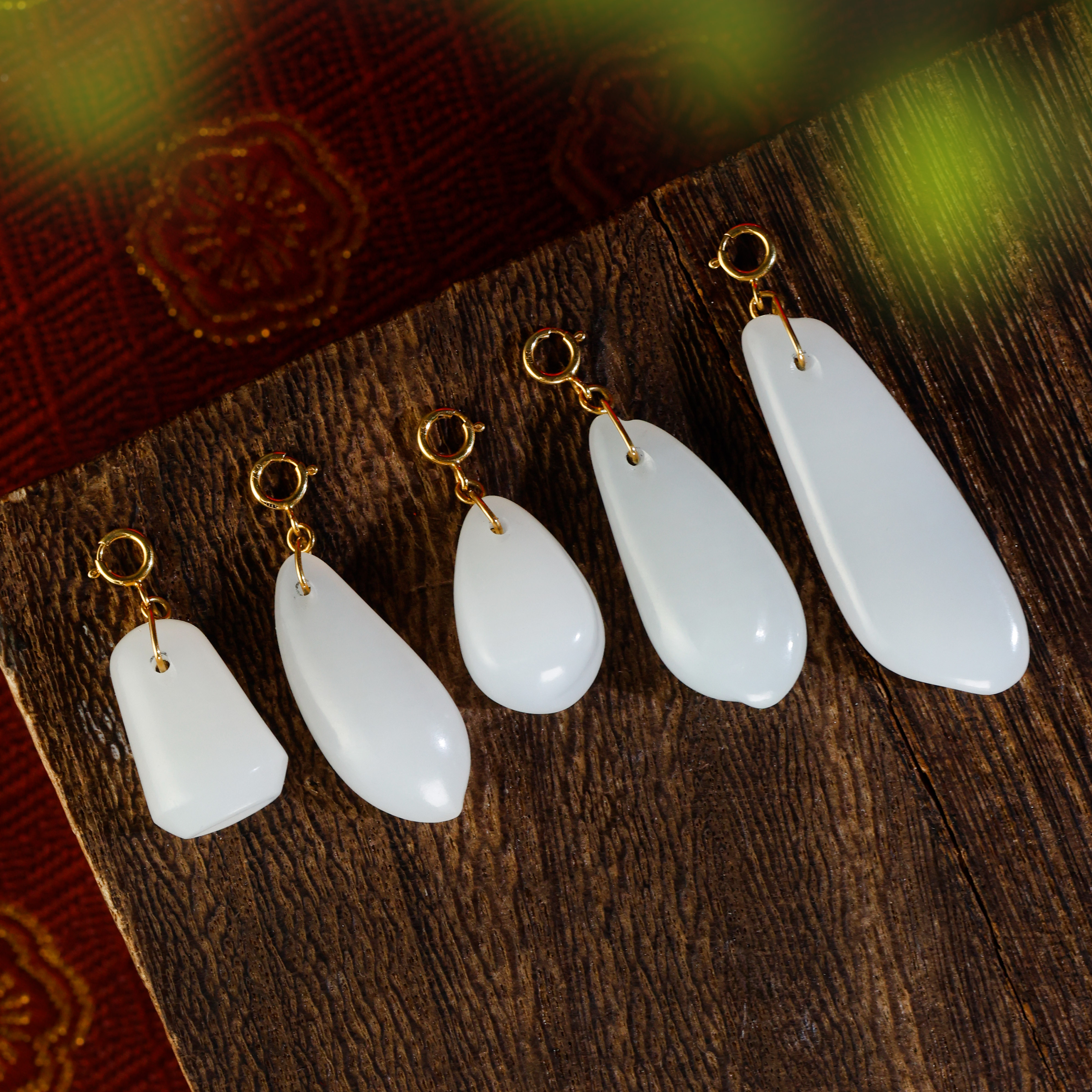 白玉世家18k山流水吊坠（多样性发货发其一）