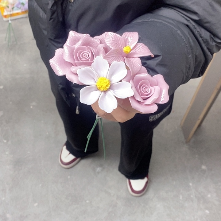 摆件陶瓷材料的分类与