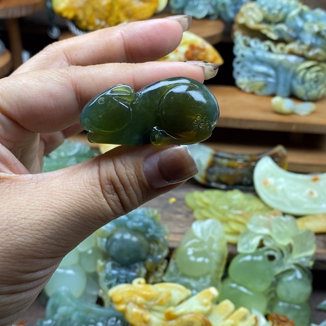 k***y岫玉未镶嵌吊坠(赠链)