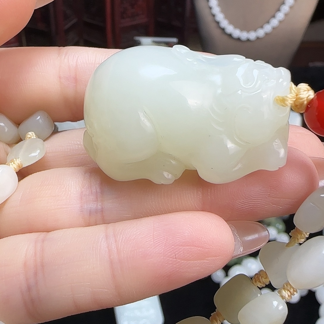 和田玉未镶嵌颈饰