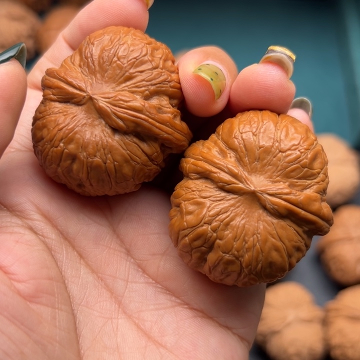 Q***Y桃核吊坠8888888888