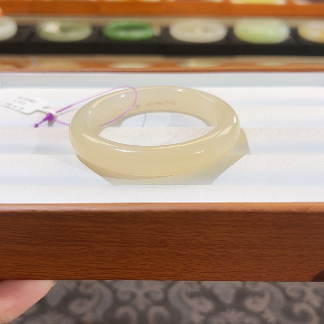 和田玉手镯未镶嵌  【冰粉】