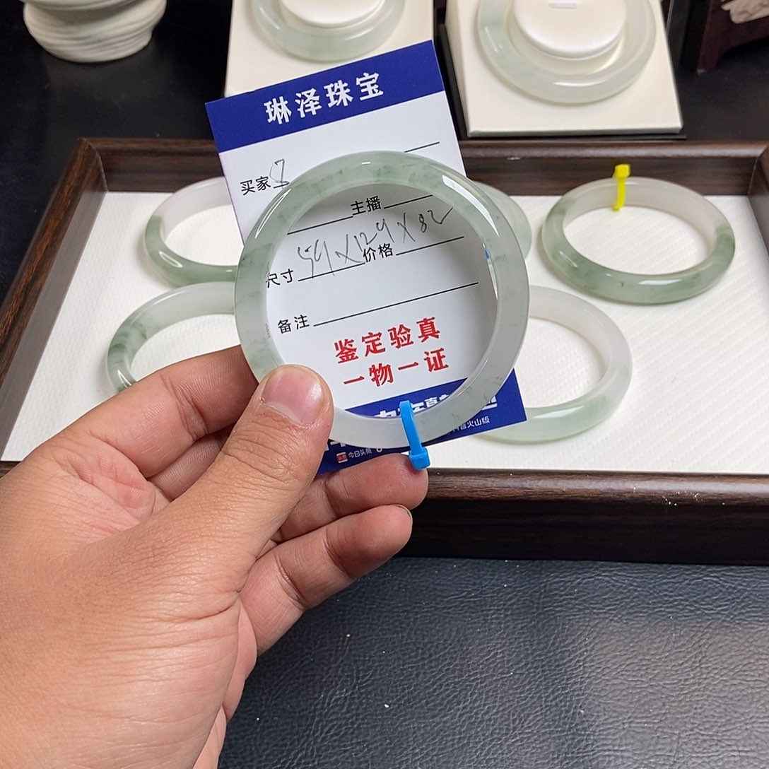 美***~石英质玉未镶嵌手镯8