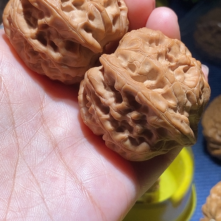 远***方文玩核桃吊坠火苗