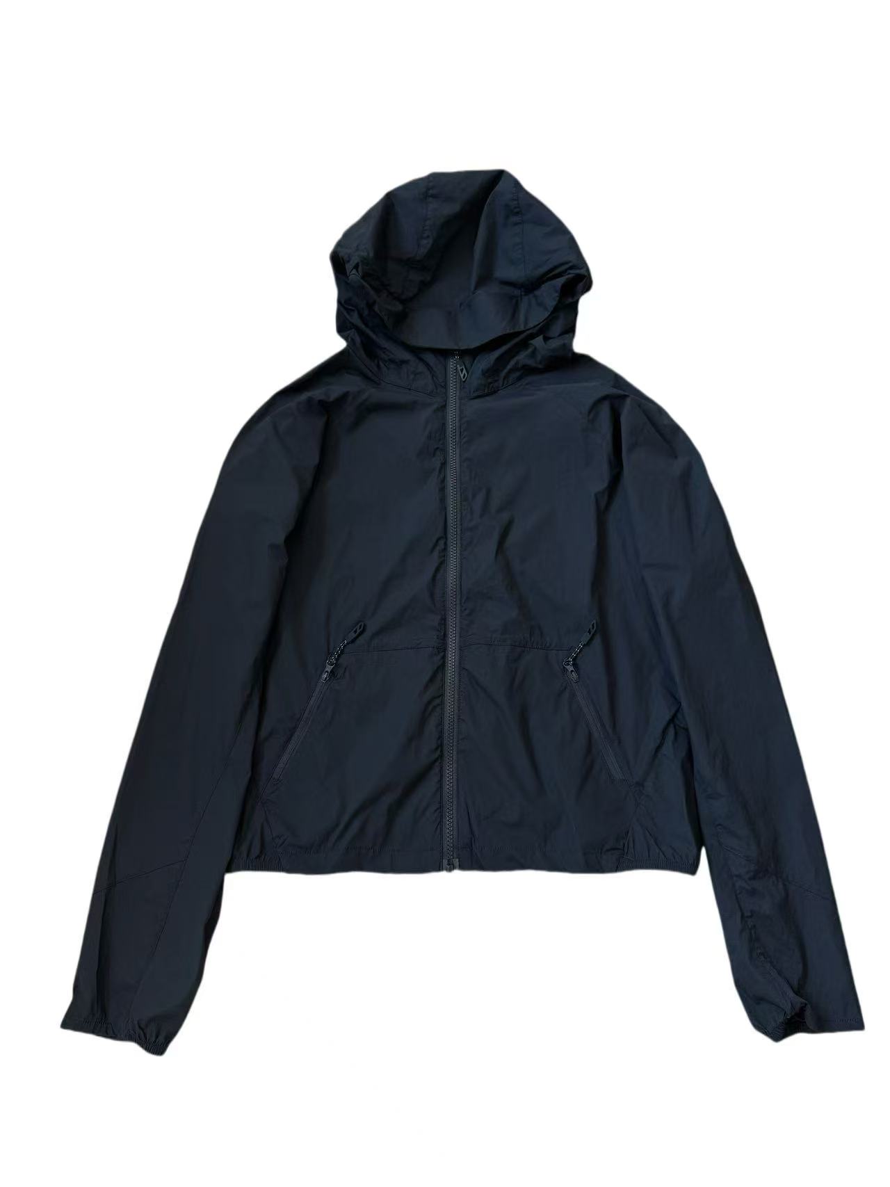 258252黑色连帽防晒拉链外套