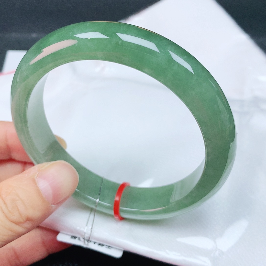 翡翠手镯未镶嵌58圈