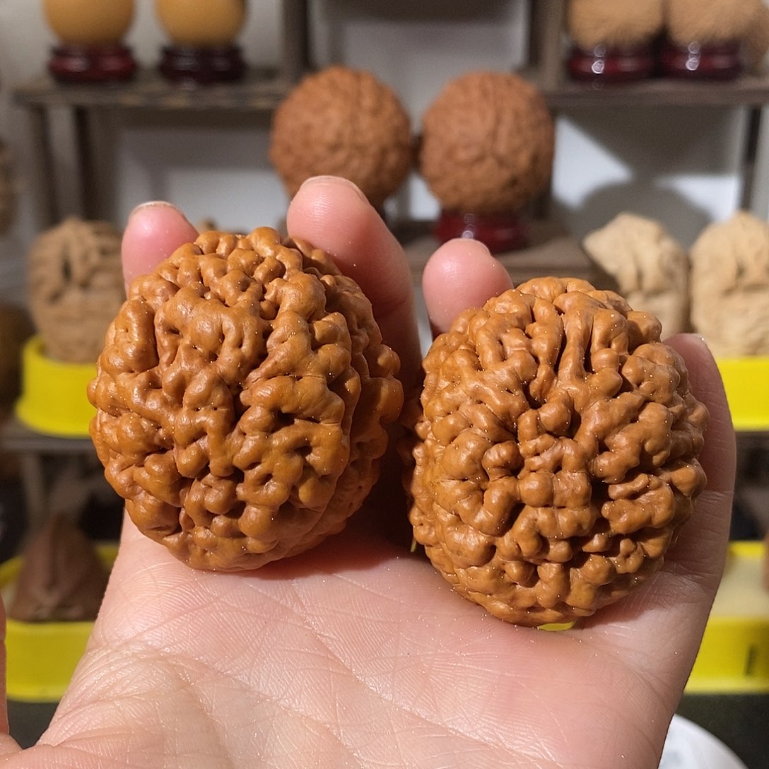 吊坠文玩核桃三瓣脑纹金刚爆肉4350