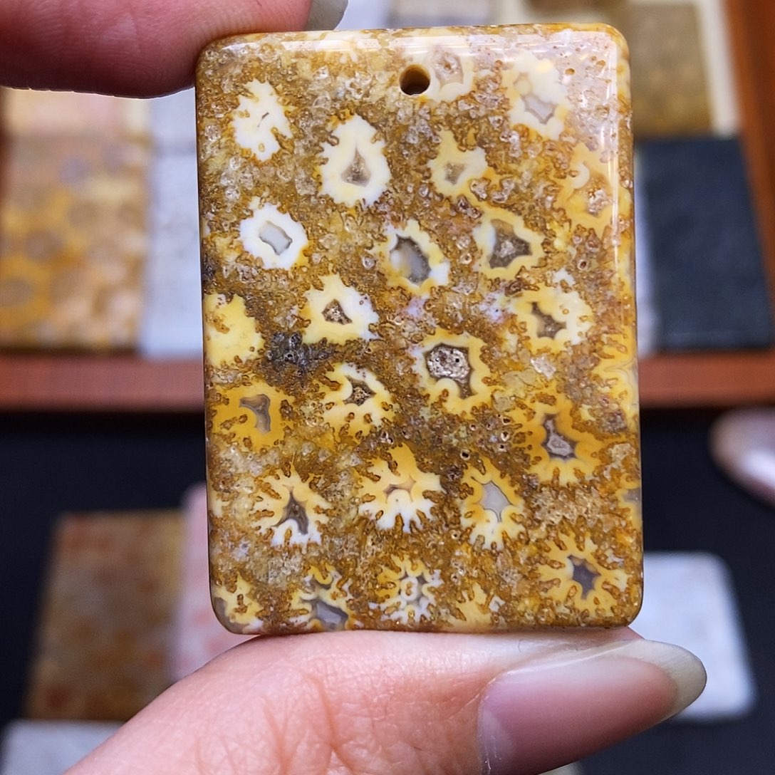 硅化玉珠宝奇石合金在****果