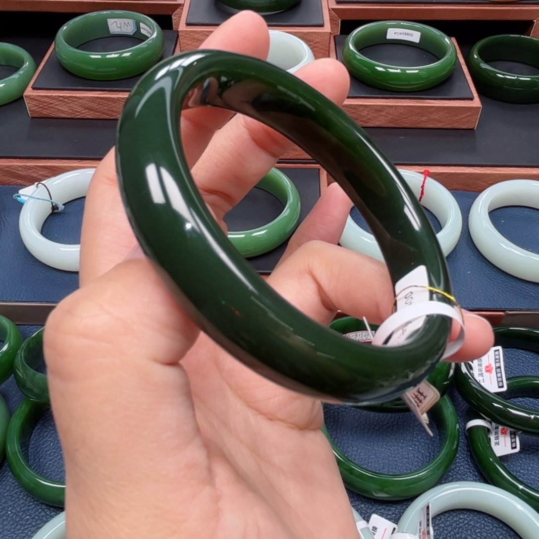 未镶嵌手镯和田玉（碧玉）57