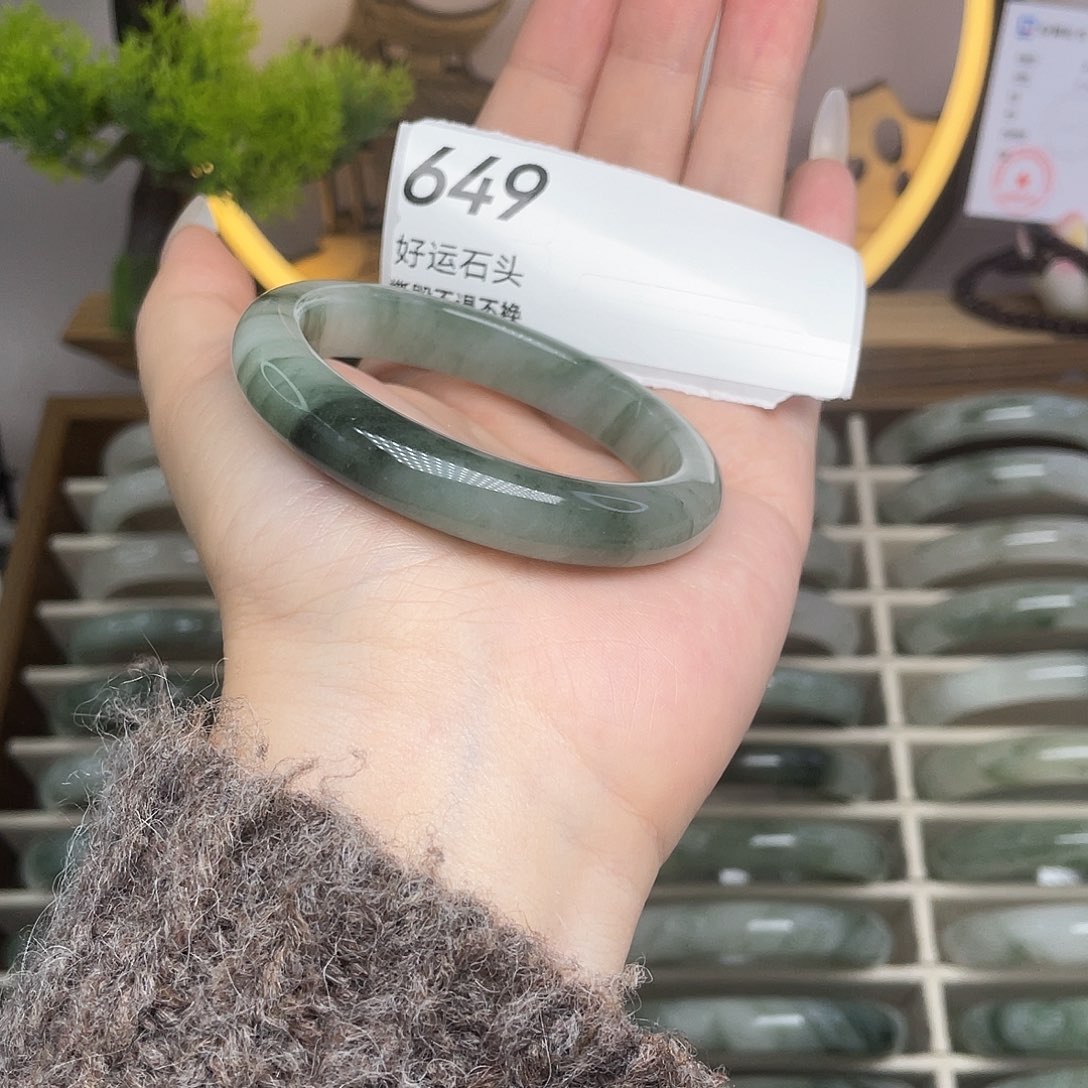 石英质玉未镶嵌手镯649