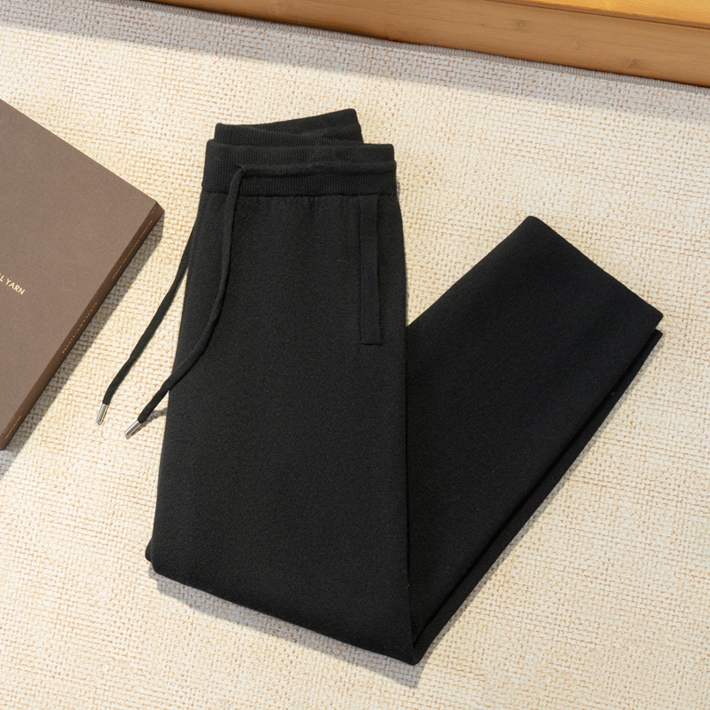 680克针织冬季修身通勤风保暖秋冬直筒裤加厚外穿休闲裤