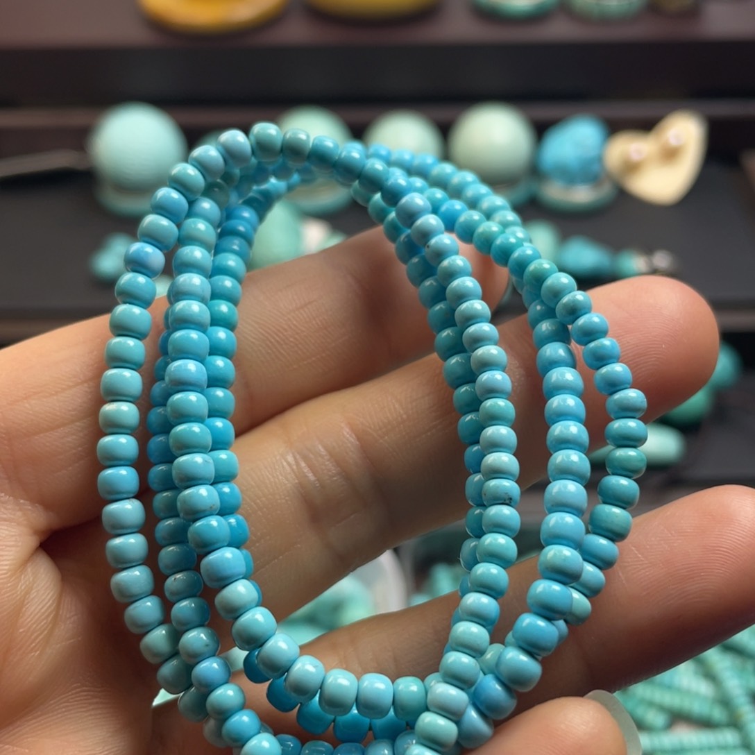 绿松石颈饰未镶嵌