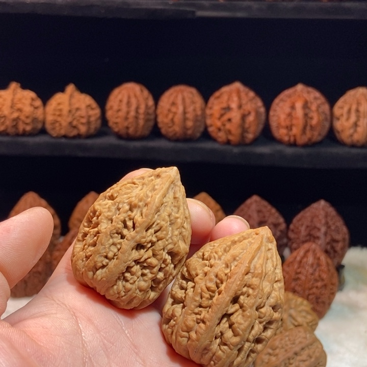 晴***.文玩核桃把件蚂蚁塔