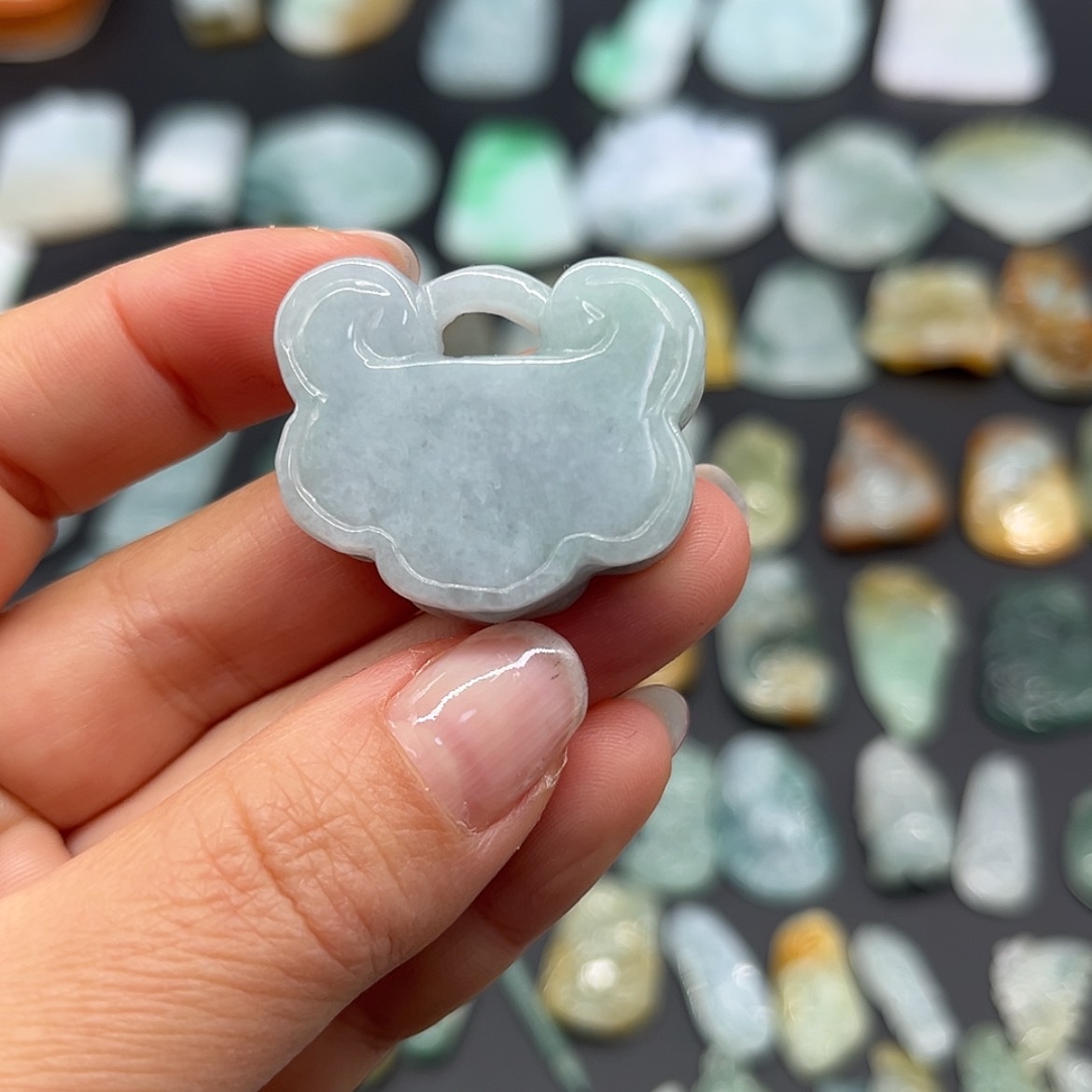 【闪购商品】翡翠颈饰未镶嵌锁