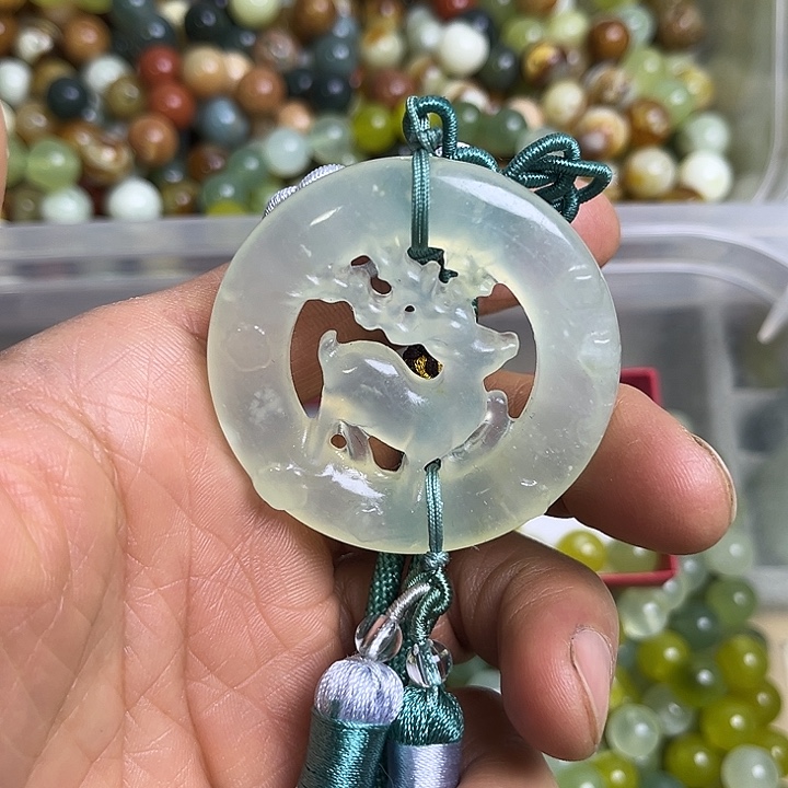 合金蛇纹石玉颈饰