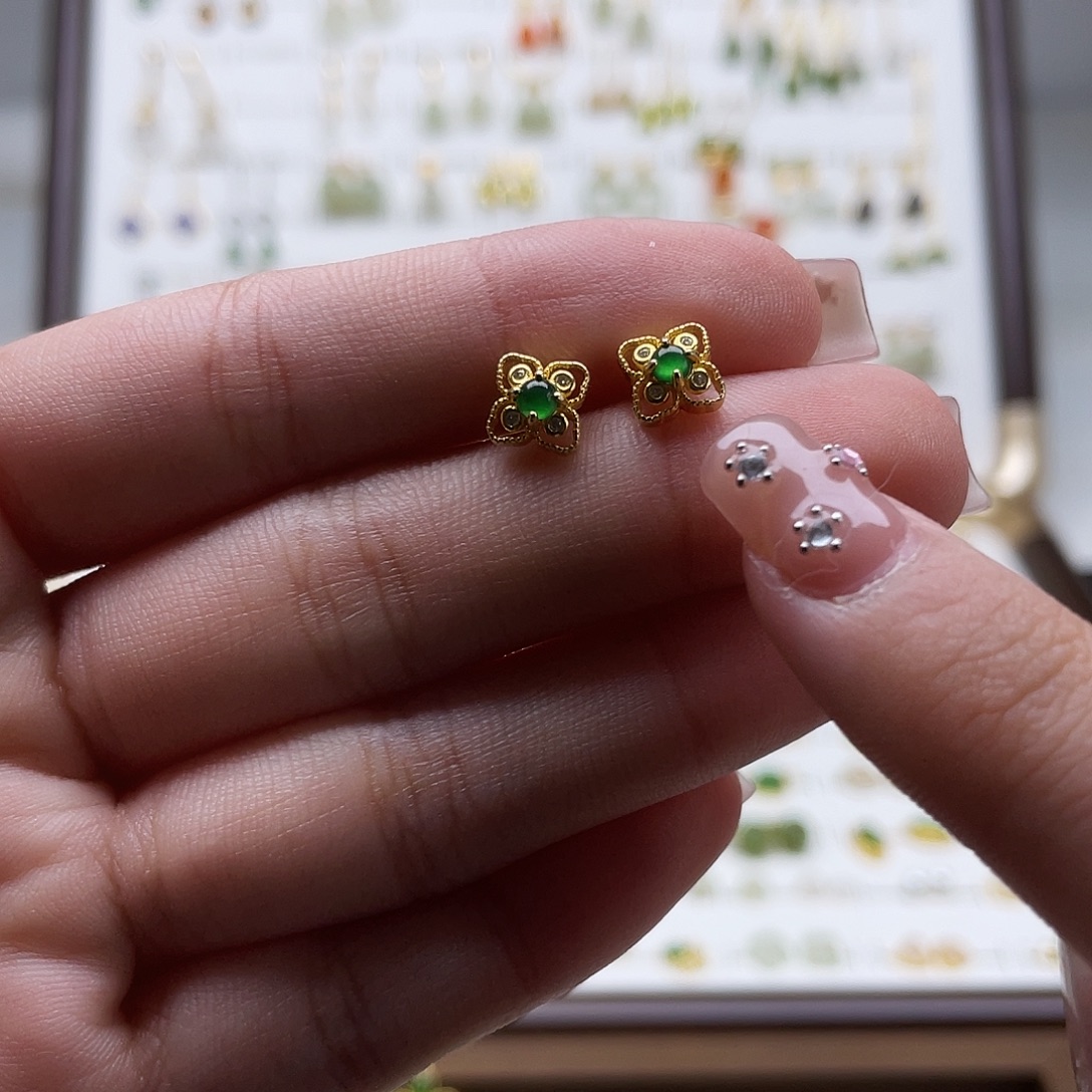 和田玉未镶嵌耳饰