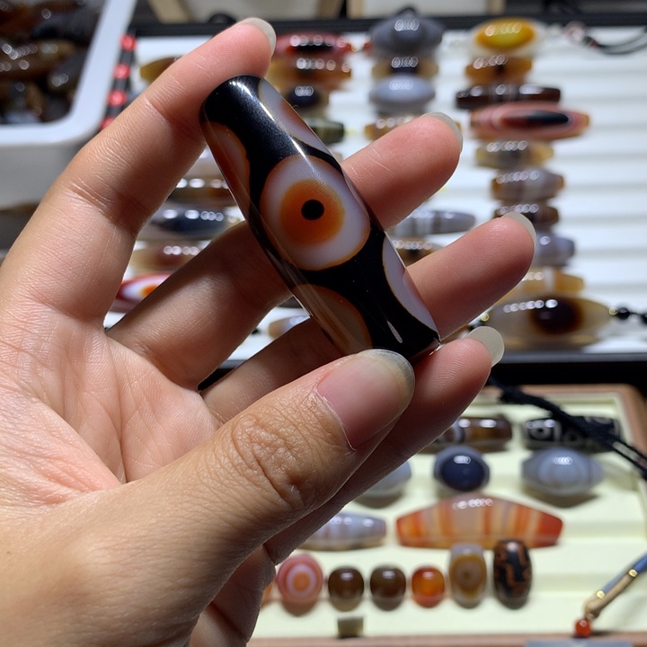 东***东玛瑙/玉髓未镶嵌颈饰