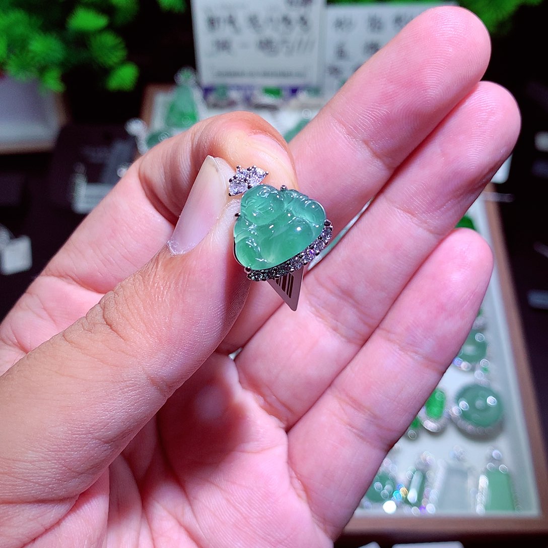 颈饰未镶嵌翡翠翡翠