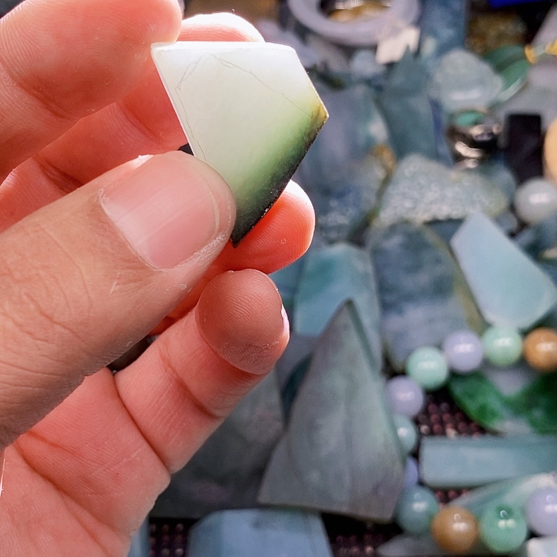 颈饰未镶嵌翡翠翡翠