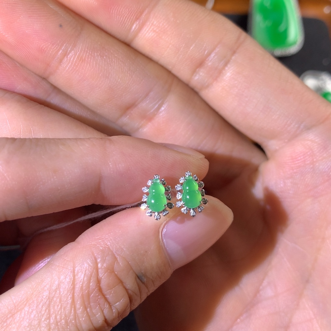 翡翠18K金镶嵌耳饰翡翠