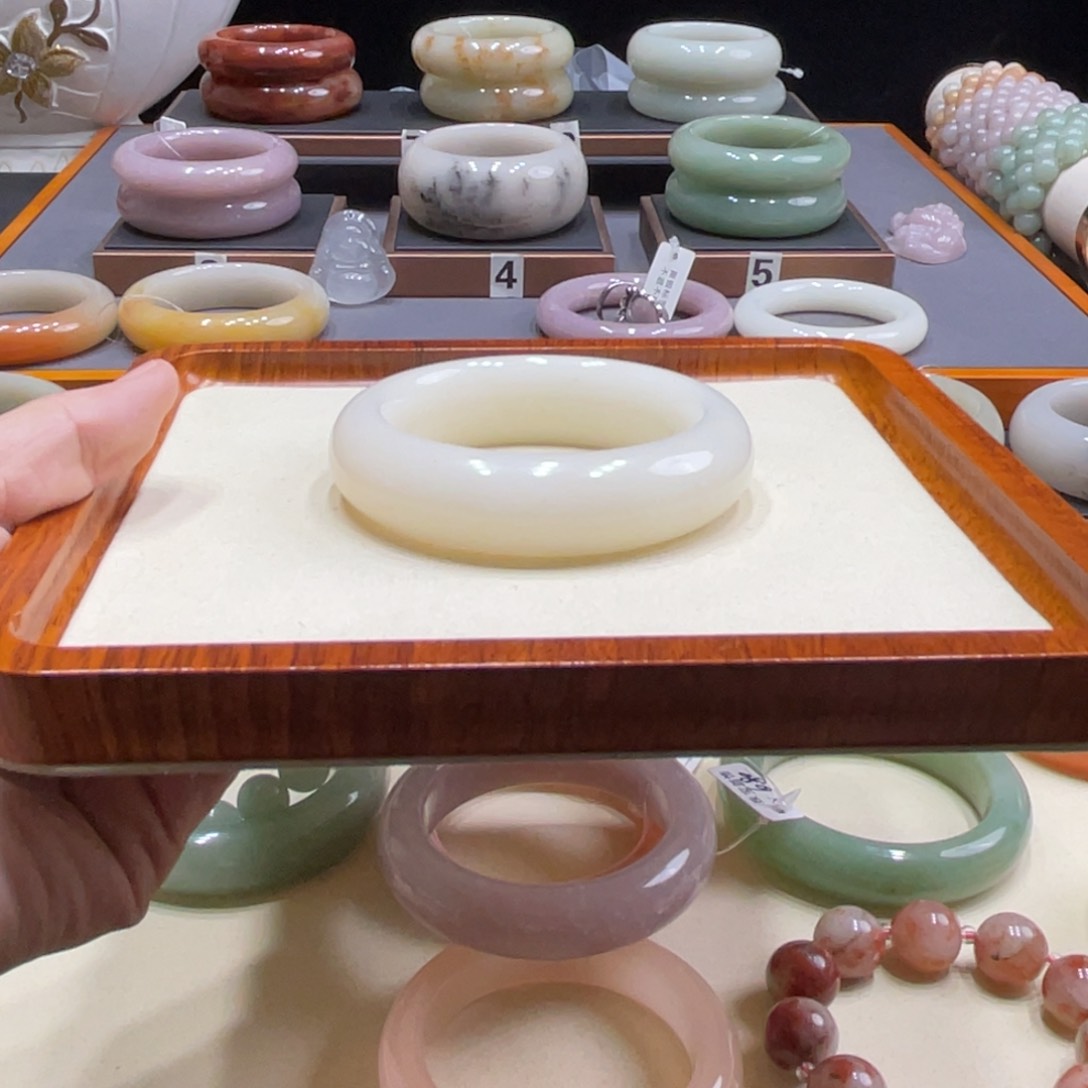 石英质玉手镯未镶嵌社****˂