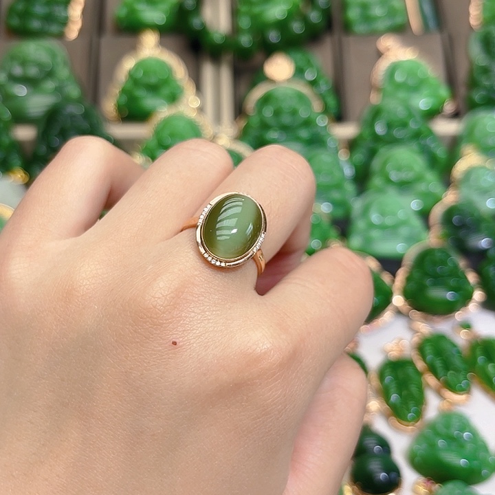 和田玉（碧玉）戒指18K金镶嵌