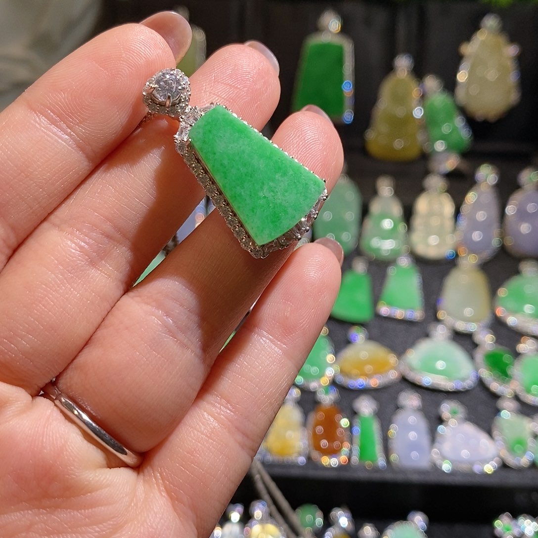 颈饰银S925镶嵌翡翠Z****G天然翡翠