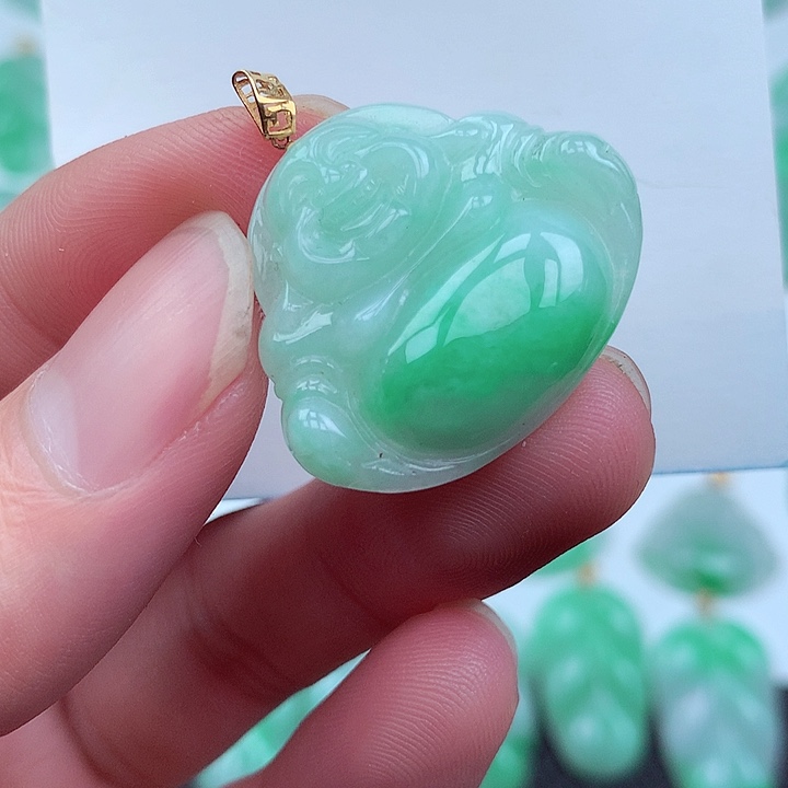 翡翠颈饰18K金镶嵌翡翠