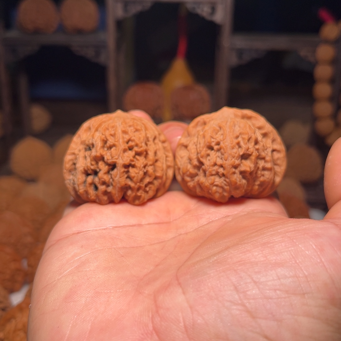 旭***3吊坠文玩核桃龙洞峪