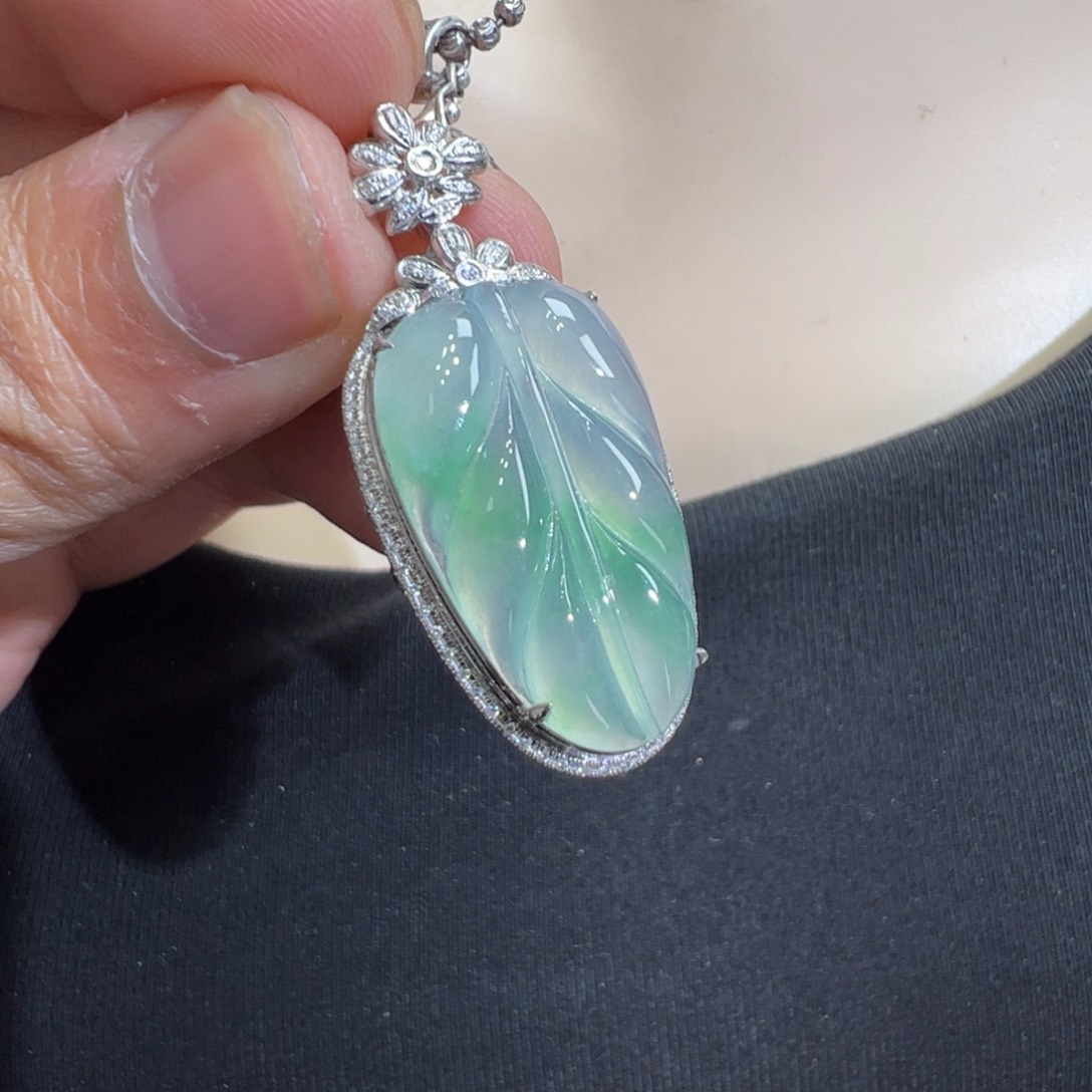 翡翠吊坠(不含链)18K金镶嵌