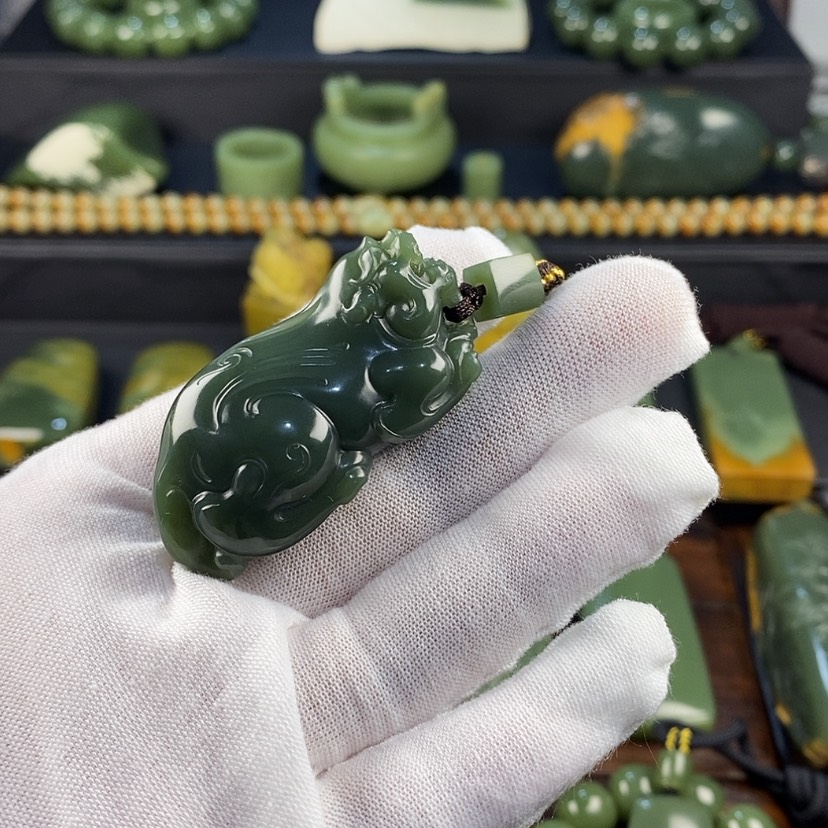 【闪购商品】岫岩老玉（透闪石质玉）颈饰未镶嵌