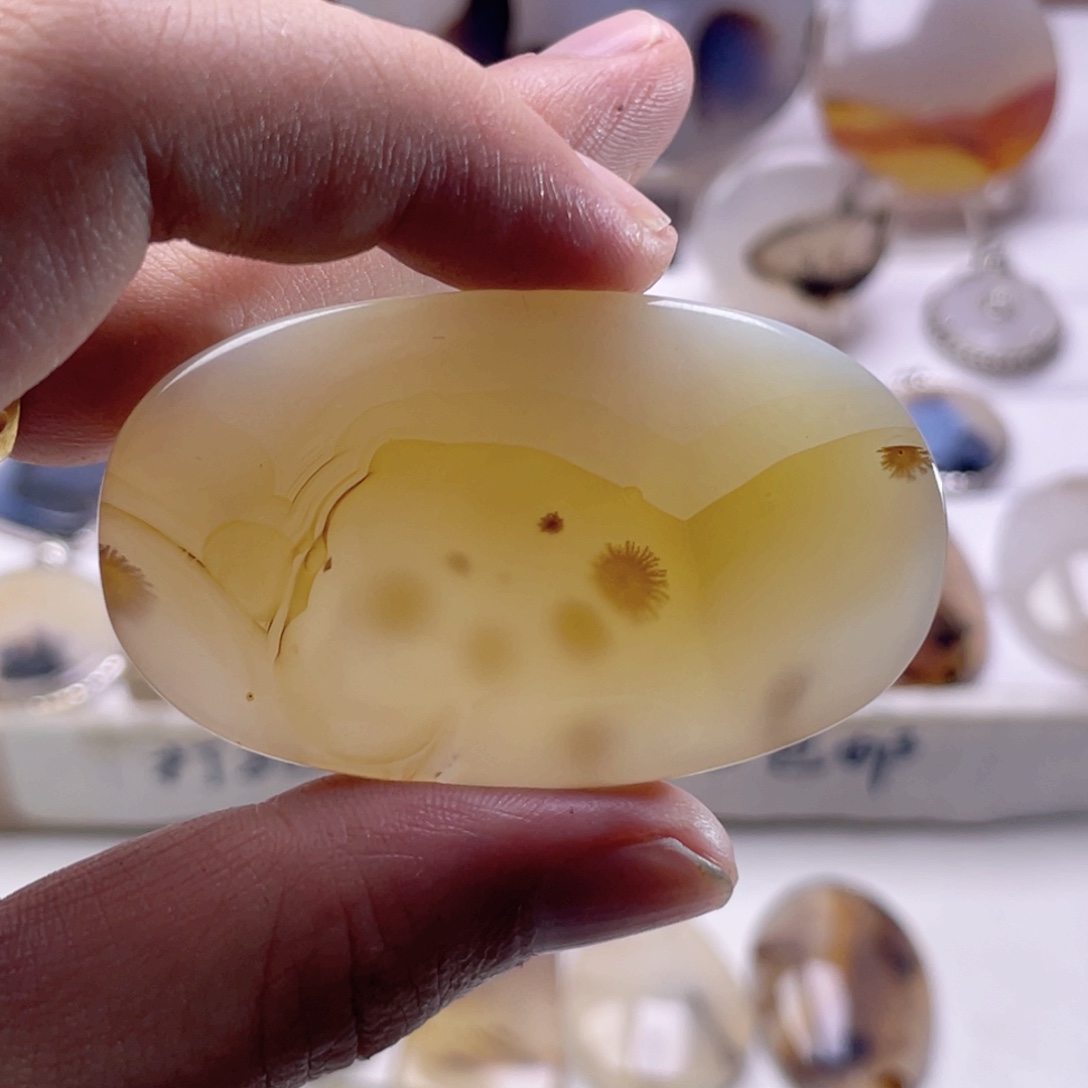 玛瑙/玉髓未镶嵌珠宝奇石