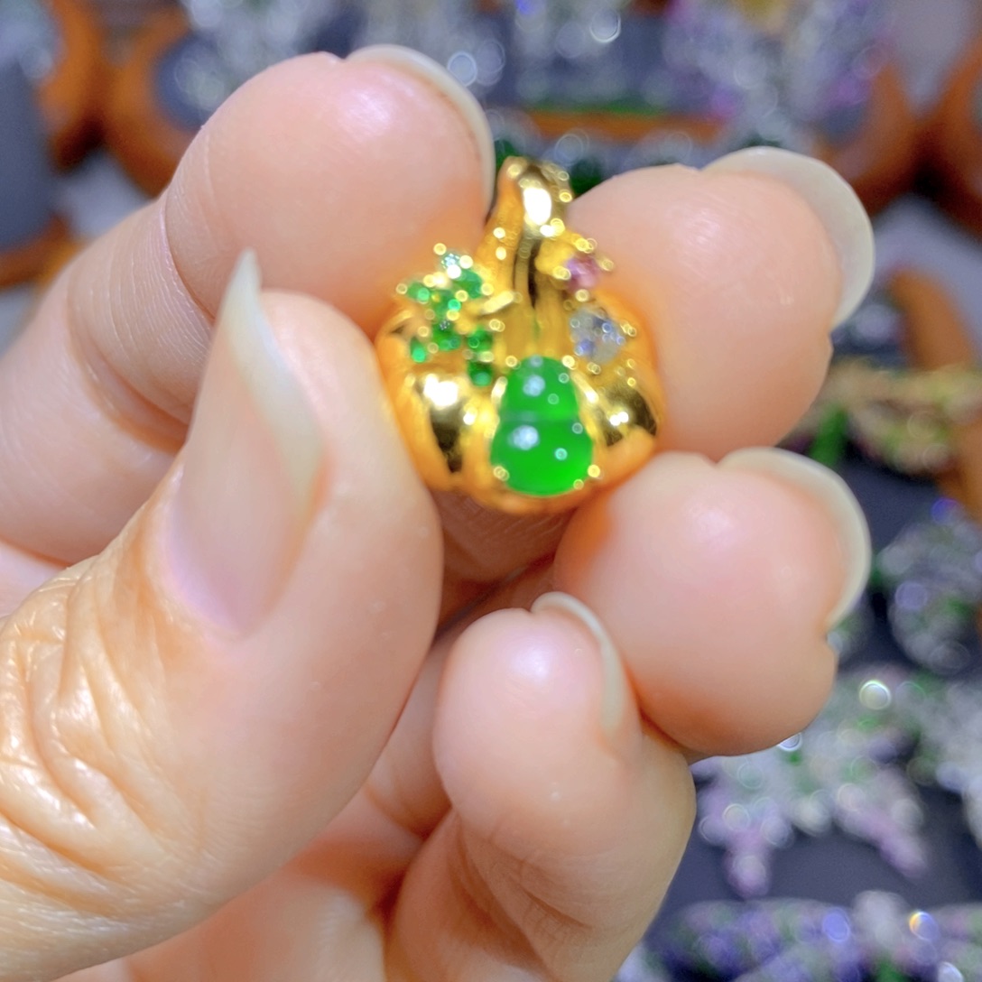 翡翠颈饰银S925镶嵌天然翡翠