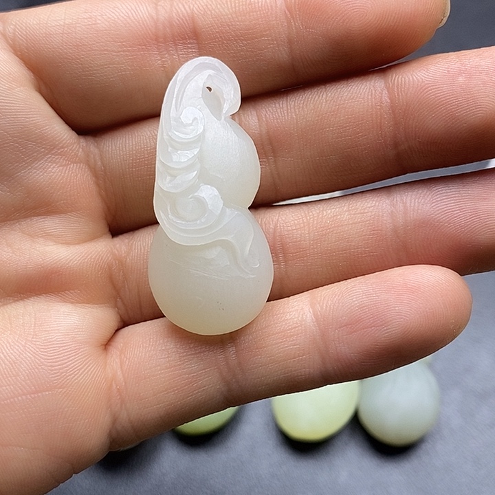 颈饰未镶嵌和田玉