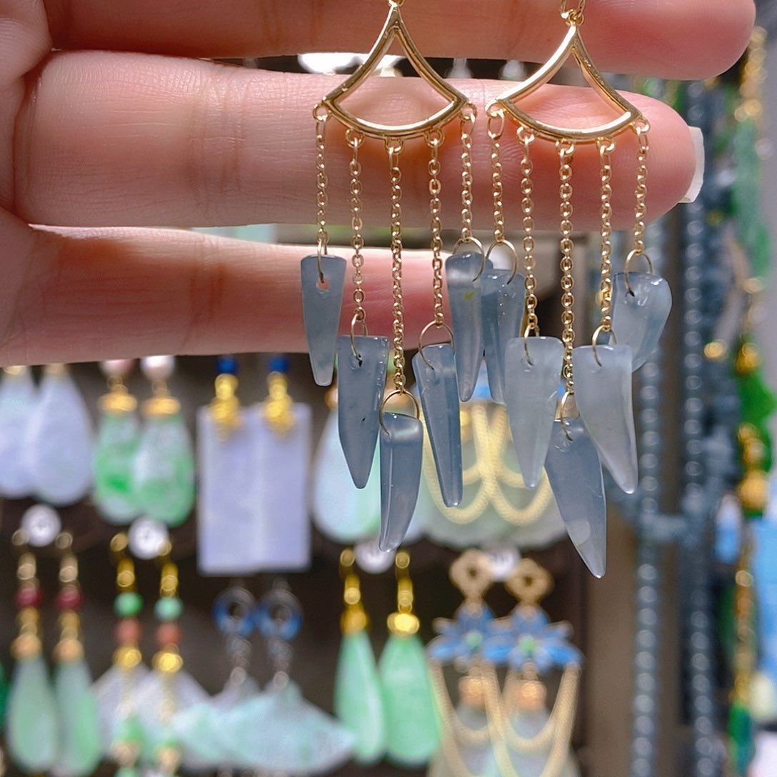 未镶嵌翡翠耳饰翡翠