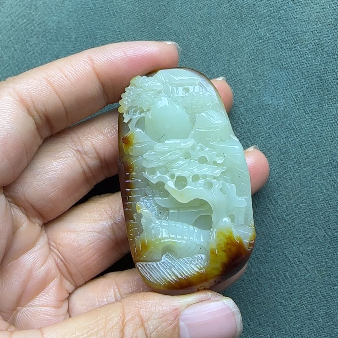 和田玉把件未镶嵌张*文