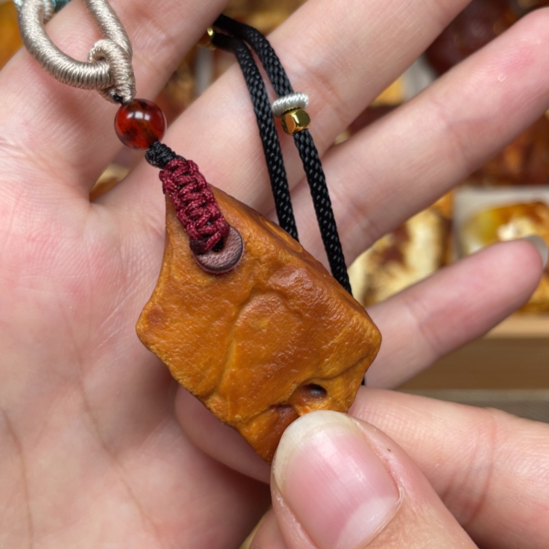 蜜蜡珠宝奇石未镶嵌