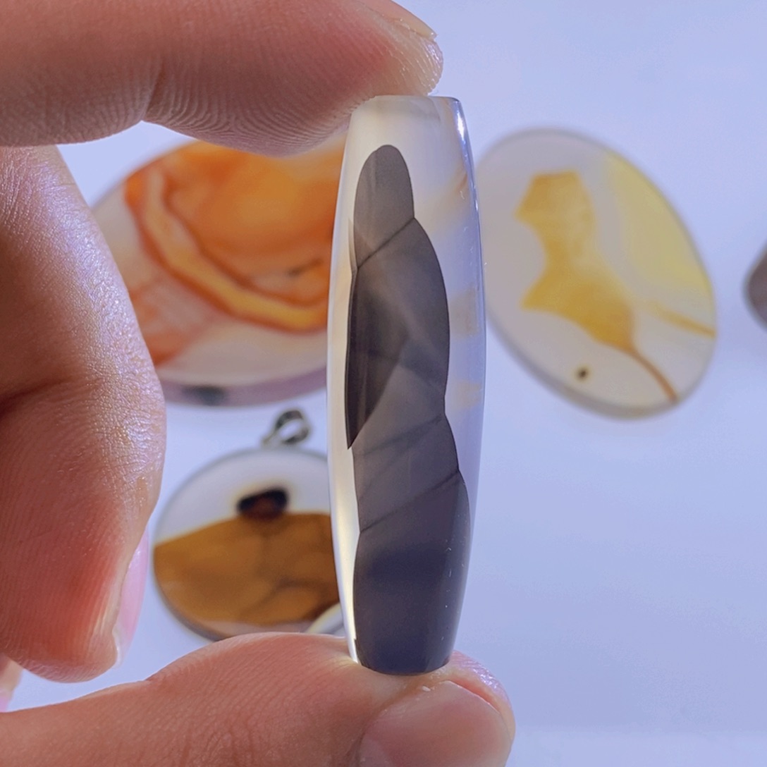 玛瑙/玉髓颈饰未镶嵌