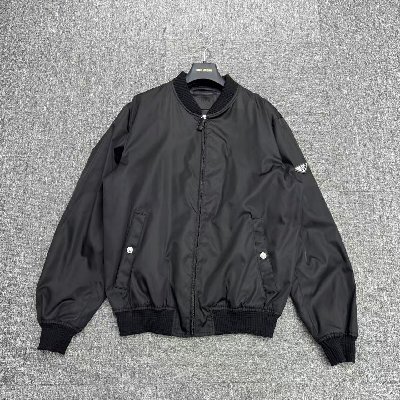 99新 Prada/普拉达 徽标尼龙夹克/54码/编码19353