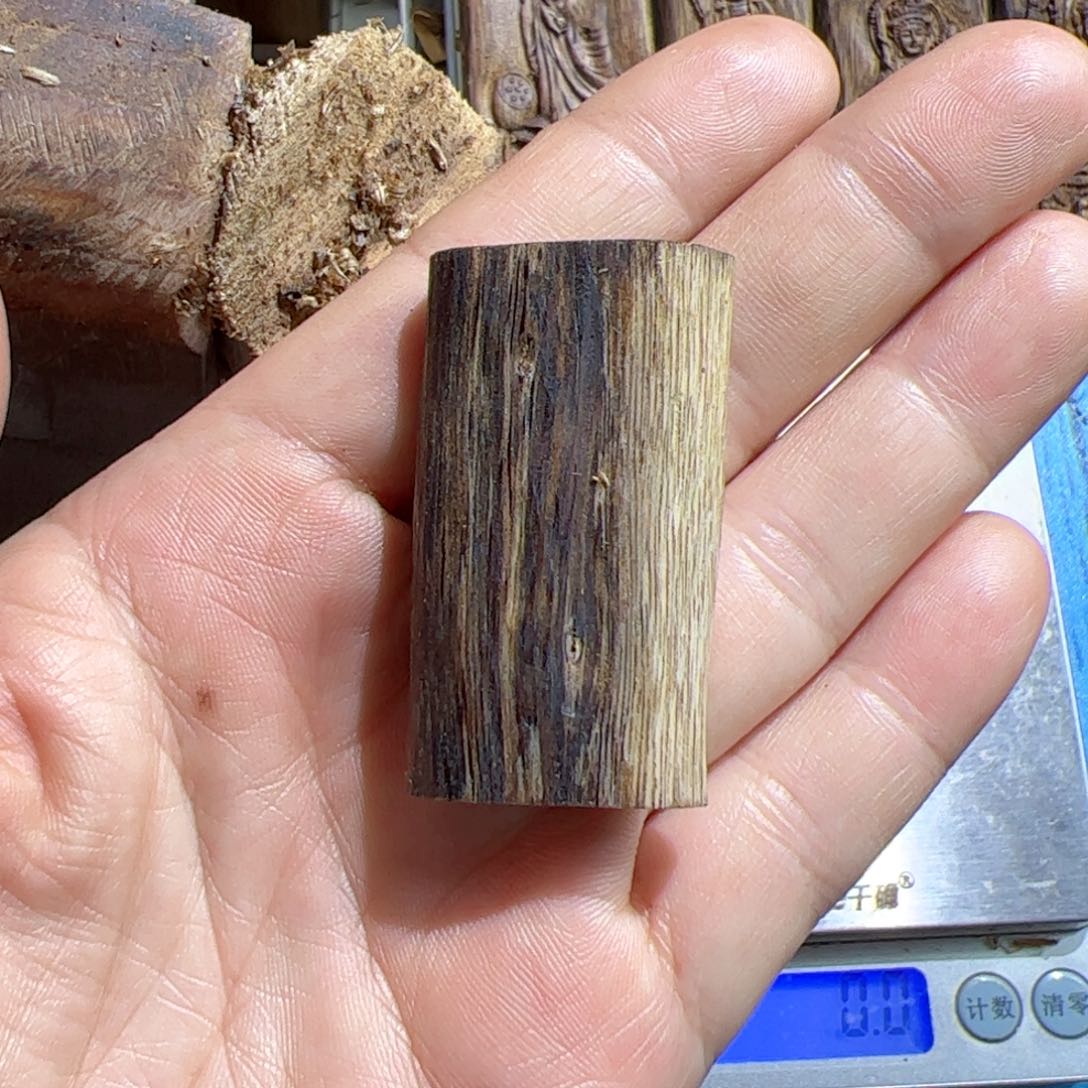 沉香吊坠白棋素牌6.7克