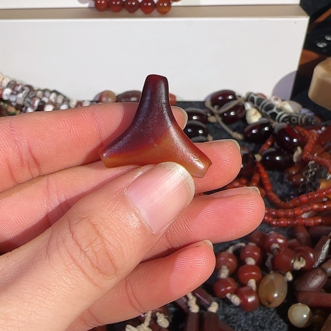 大***选玛瑙/玉髓未镶嵌颈饰