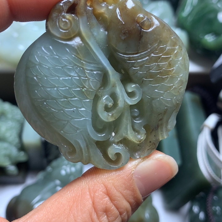 执***着和田玉未镶嵌颈饰