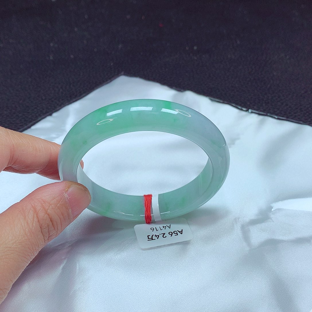 翡翠手镯未镶嵌手镯56