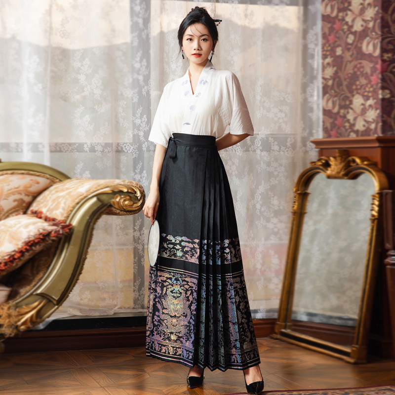 【臻臻】大码黑色新中式汉服马面裙幻彩螺钿织银大码白色飞机袖复古