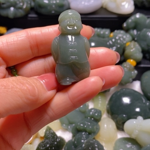 颈饰未镶嵌和田玉（糖玉）