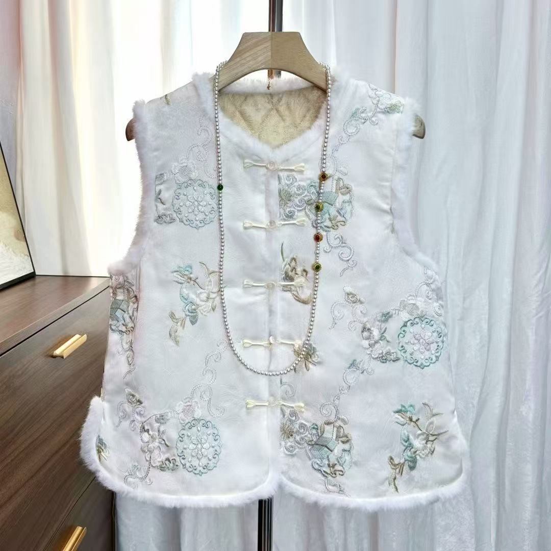 （月绒绣）新中式国风圆领毛绒拼接加棉保暖复古刺绣百搭马甲秋冬