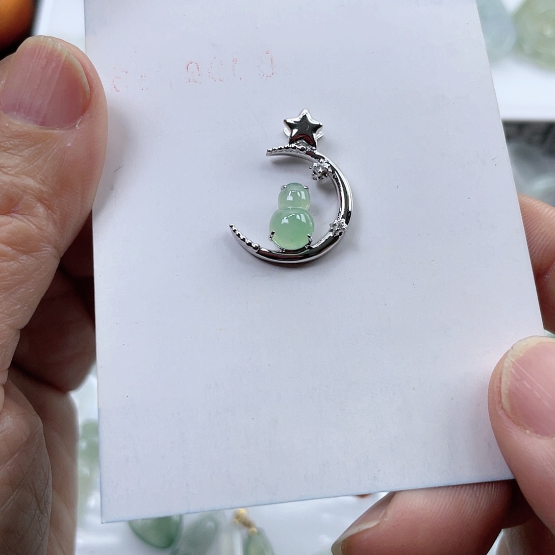 翡翠颈饰未镶嵌方*葫芦