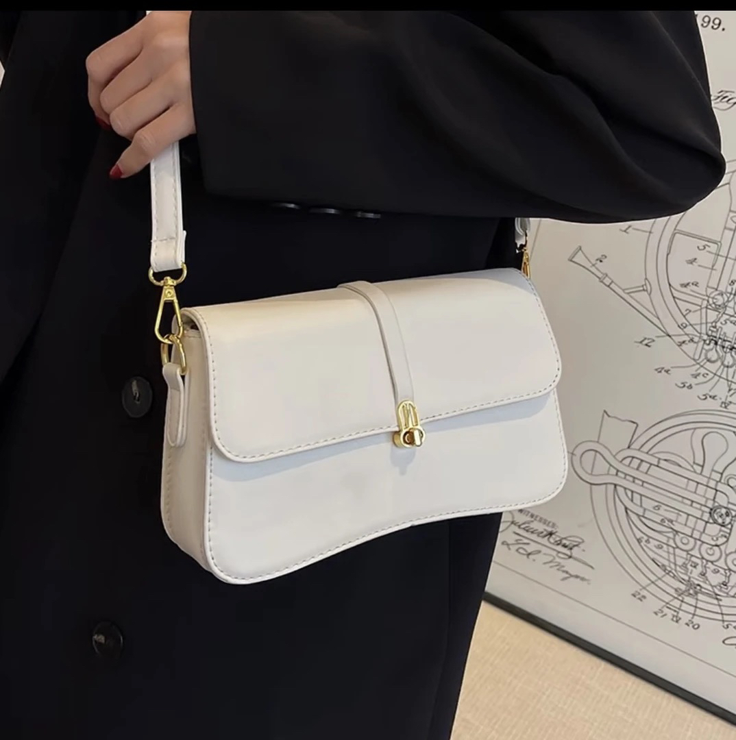 微瑕时尚款女包200-300